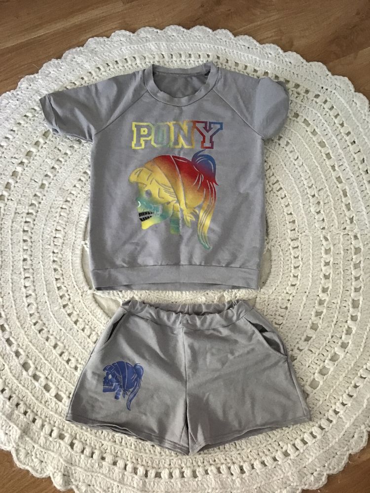 Komplet  , bluza ze spodenkami