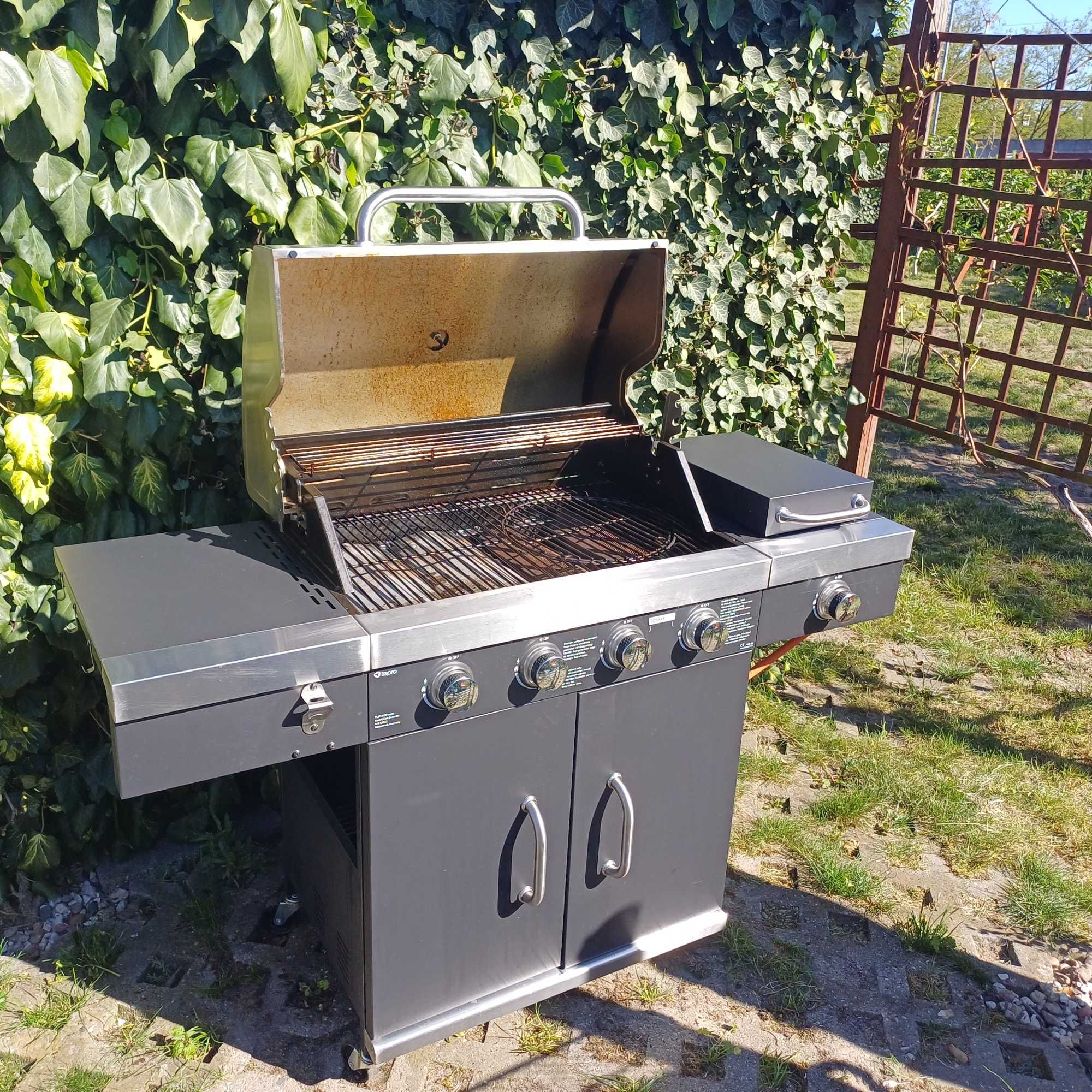 SOLIDNY Grill gazowy Tepro 4+1 palnikowy, moc całkowita 19,7 kW