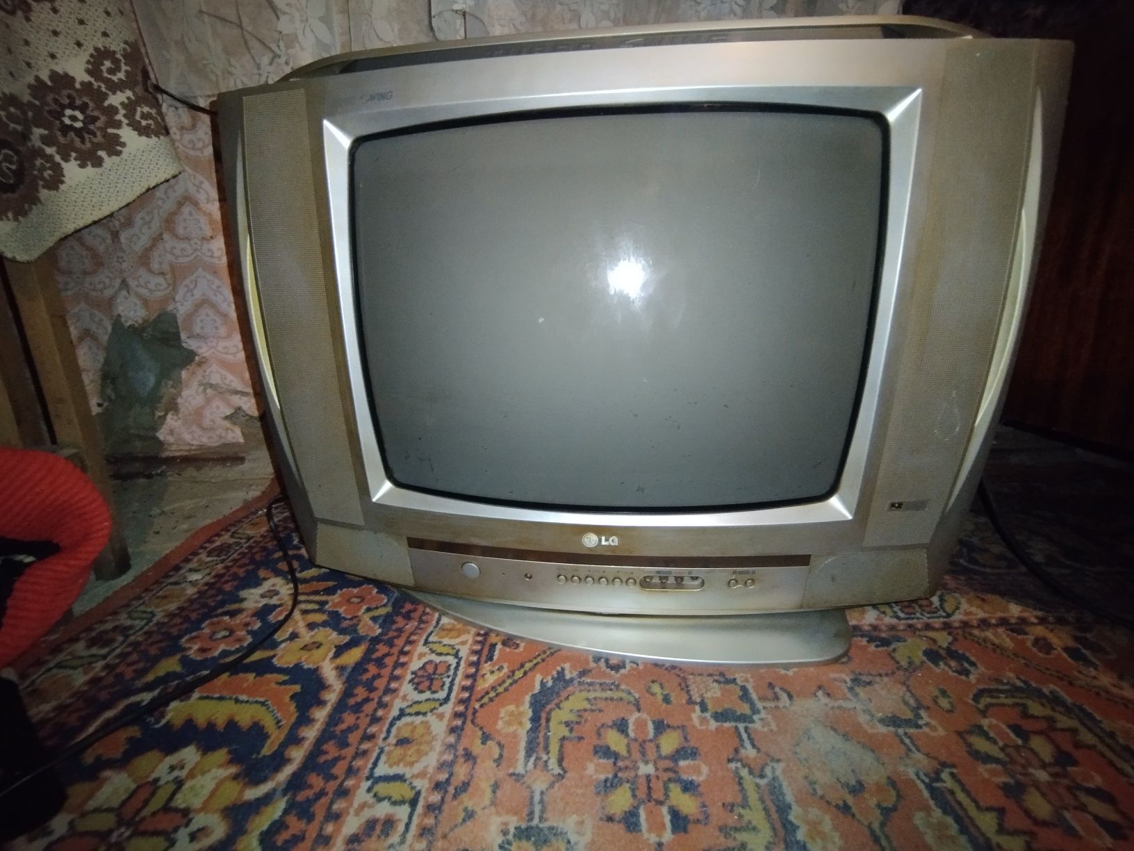 Телевизор LG 2 шт