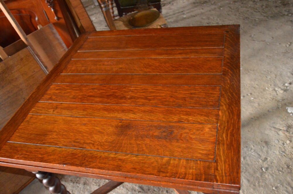 Старовинний кухонний розкладний стіл повністю з масиву дуба
