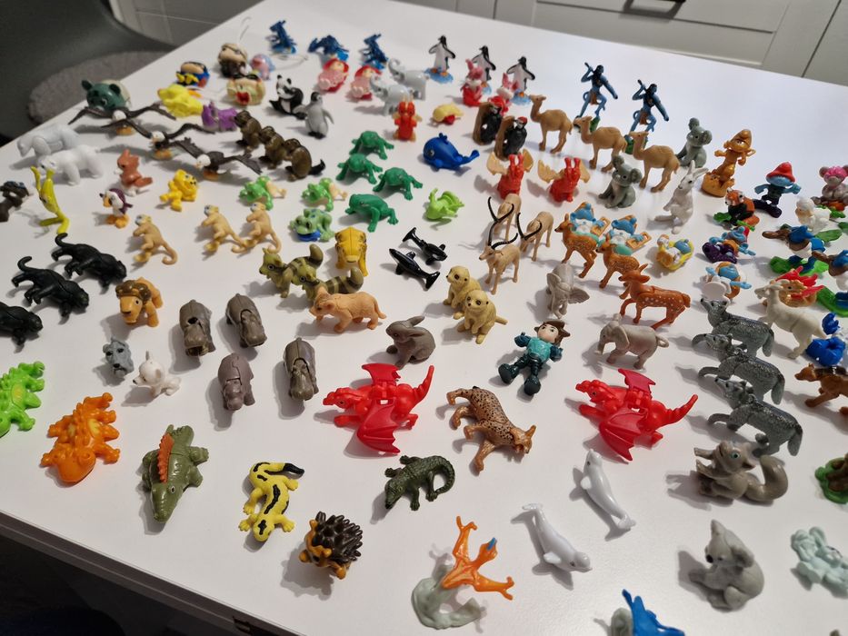 Zabaweczki z jajek niespodzianek 143 sztuki