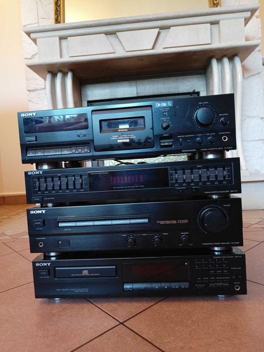 Wieża SONY wzmacniacz, odtwarzacz CD, odtwarzacz kaset, korektor