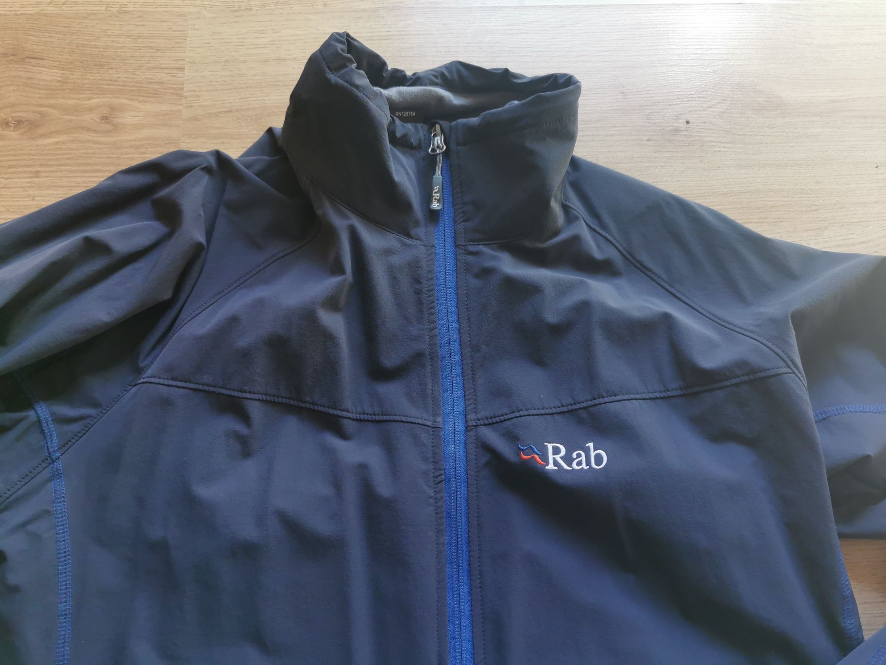 Softshell Rab cienki i oddychajacy roz L