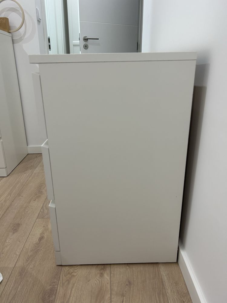Comoda MALM 3 gavetas (bom estado)