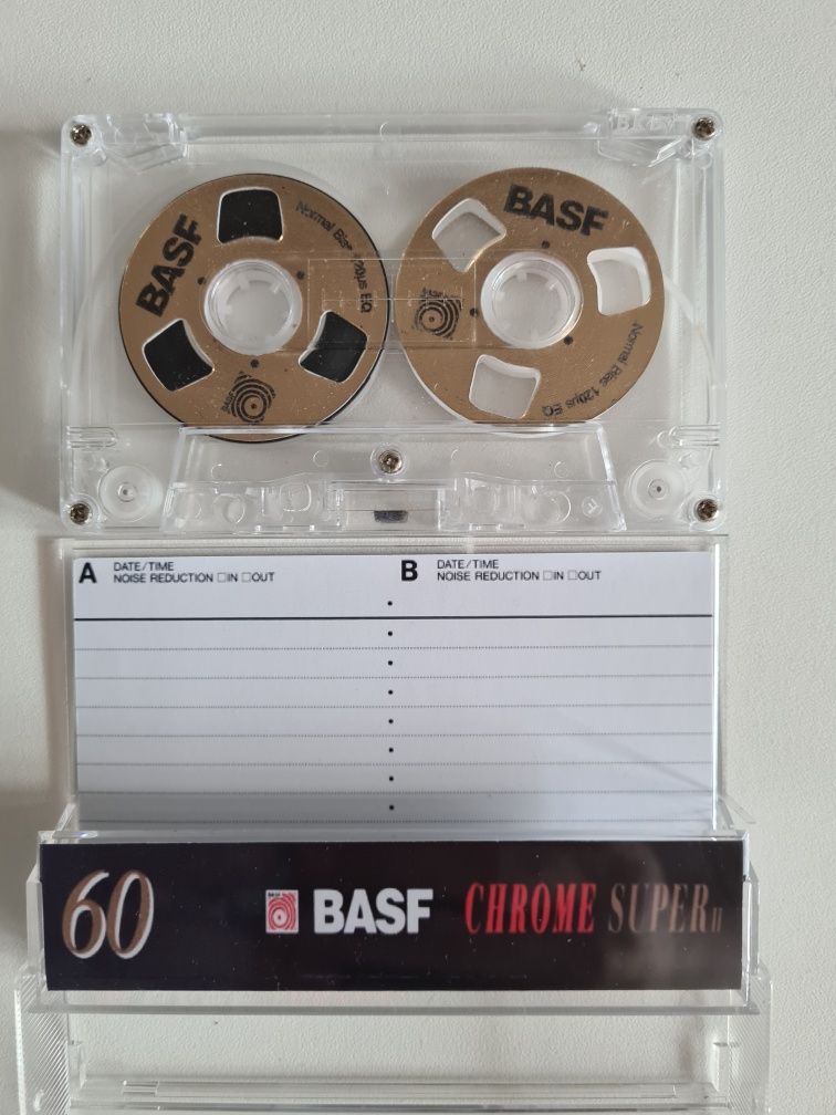 Kaseta magnetofonowa z szpulkami