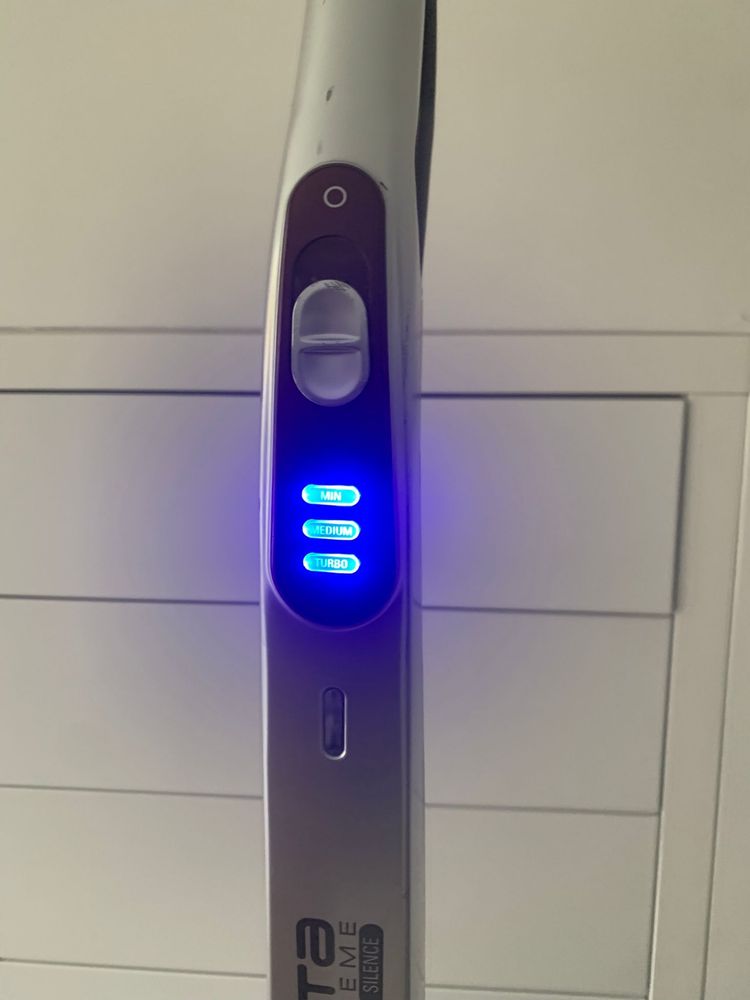 Aspirador vertical sem fios Rowenta air force