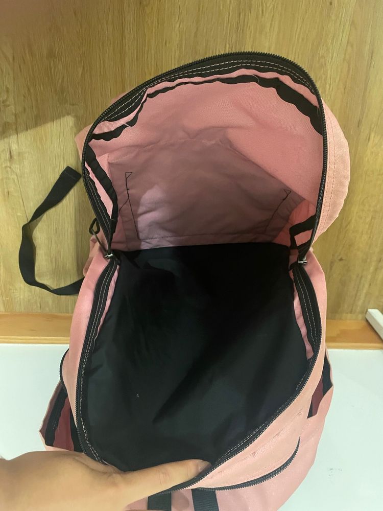 Mochila Eastpak Pinnacle