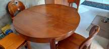 mesa de jantar com 6 cadeiras em madeira
