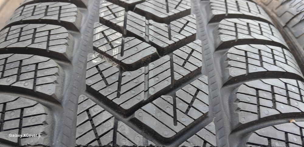 Opony Zimowe 235÷65÷17÷.PIRELLI.400 zł sztuka.Montaż.Wysyłka.ZAPRASZAM