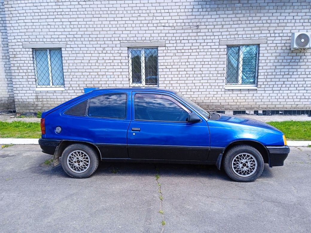 Опель кадет(Opel Kadett) 1.3