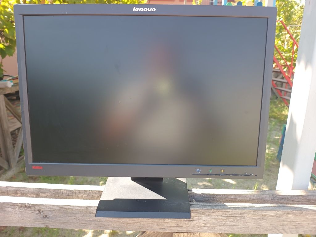 Монітор Lenovo L225