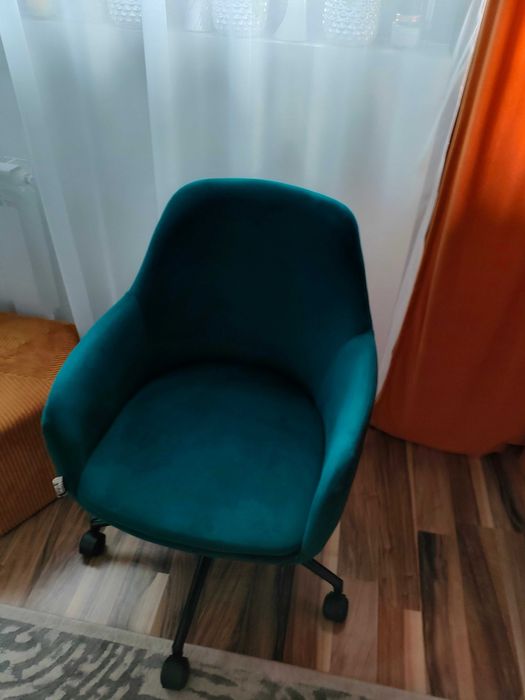 fotel obrotowy welurowy