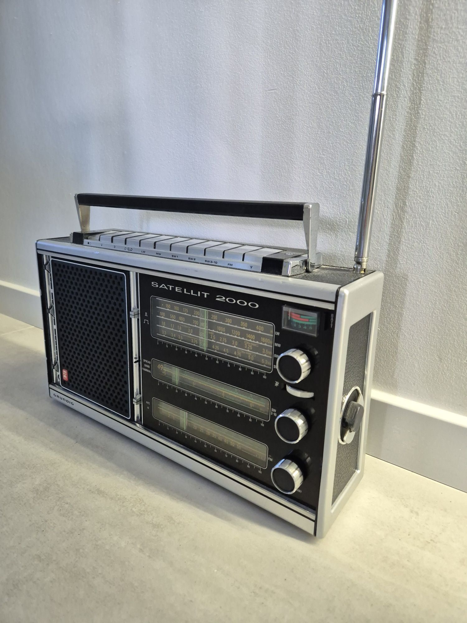Radio Grundig Satellit 2000 globalne vintage