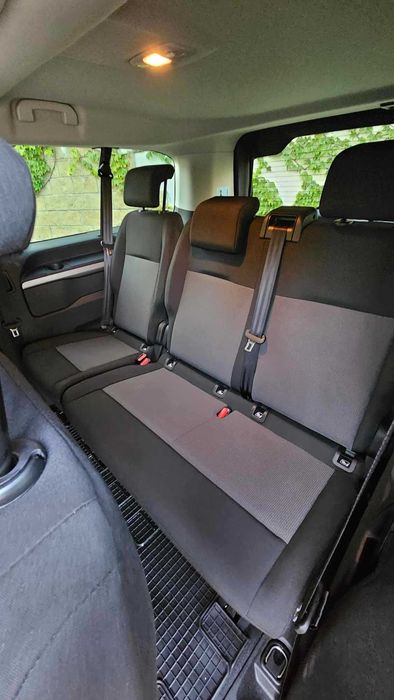 Wynajem busa, wynajmę busa 9 osób PEUGEOT Traveler Nowy busik, bus !
