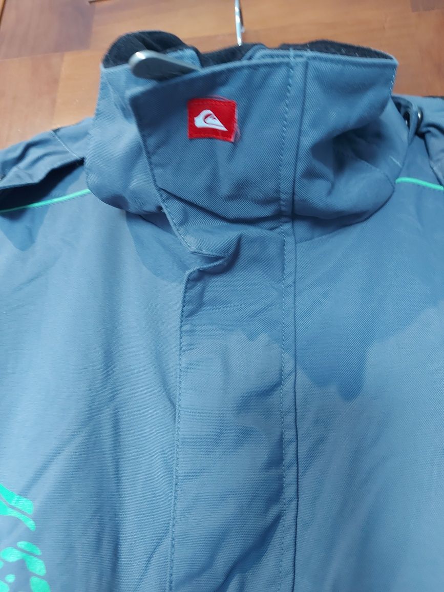 Blusão da Quiksilver - 12 Anos Cinzento Metalizado.