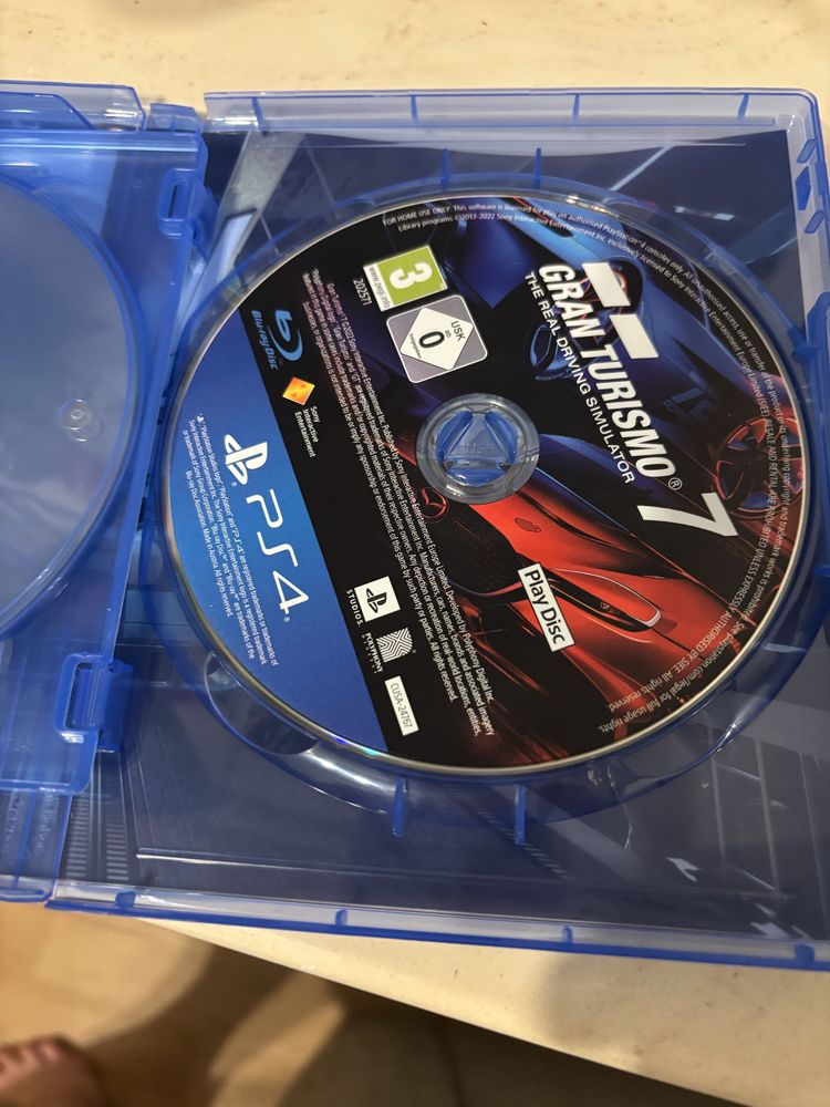 Sprzedam gre na ps4 kompatyblina z ps5