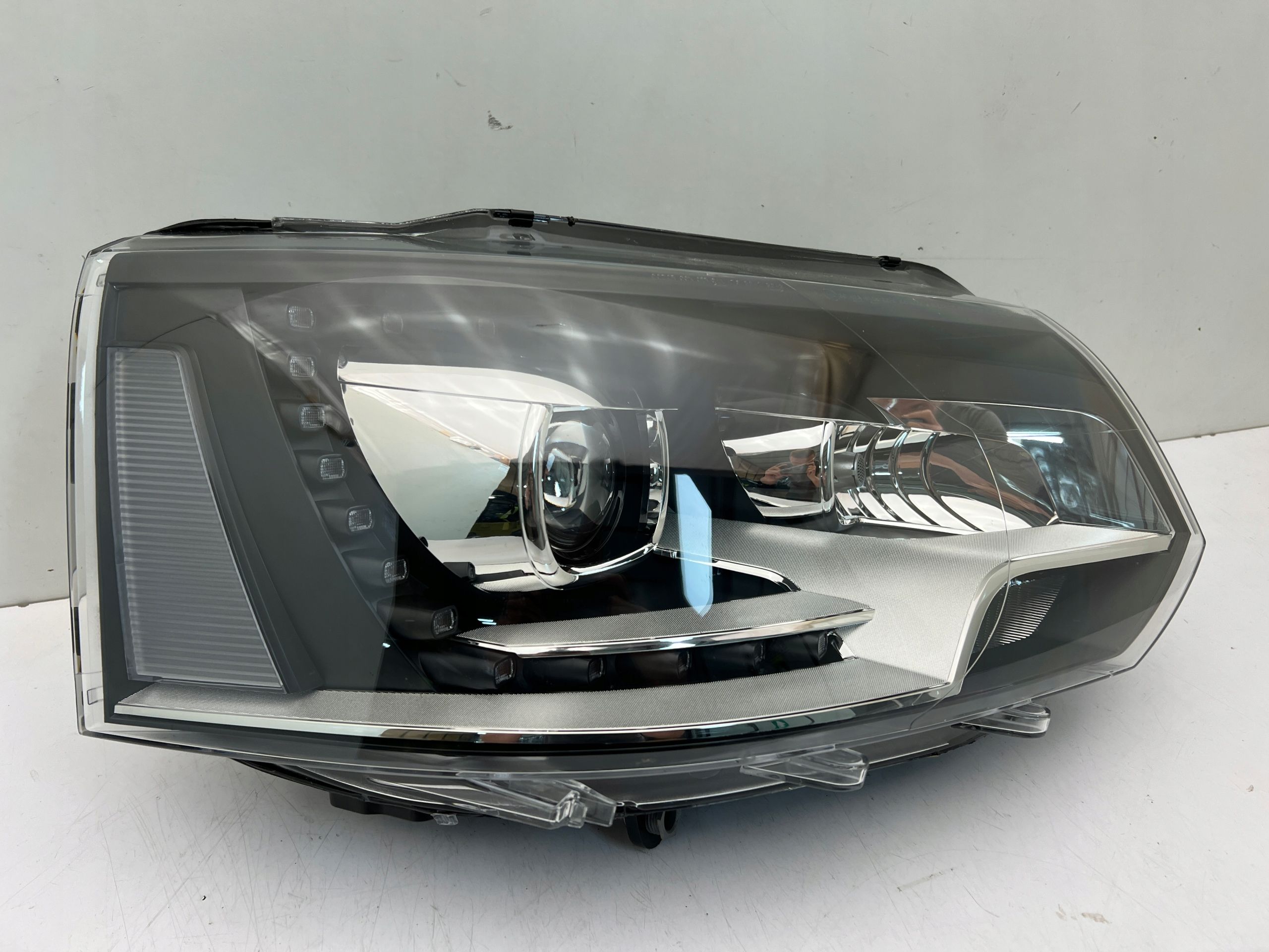 VW T5 7E5 Multivan Lift Lampa Przednia Prawa Xenon Led Nowa Oem