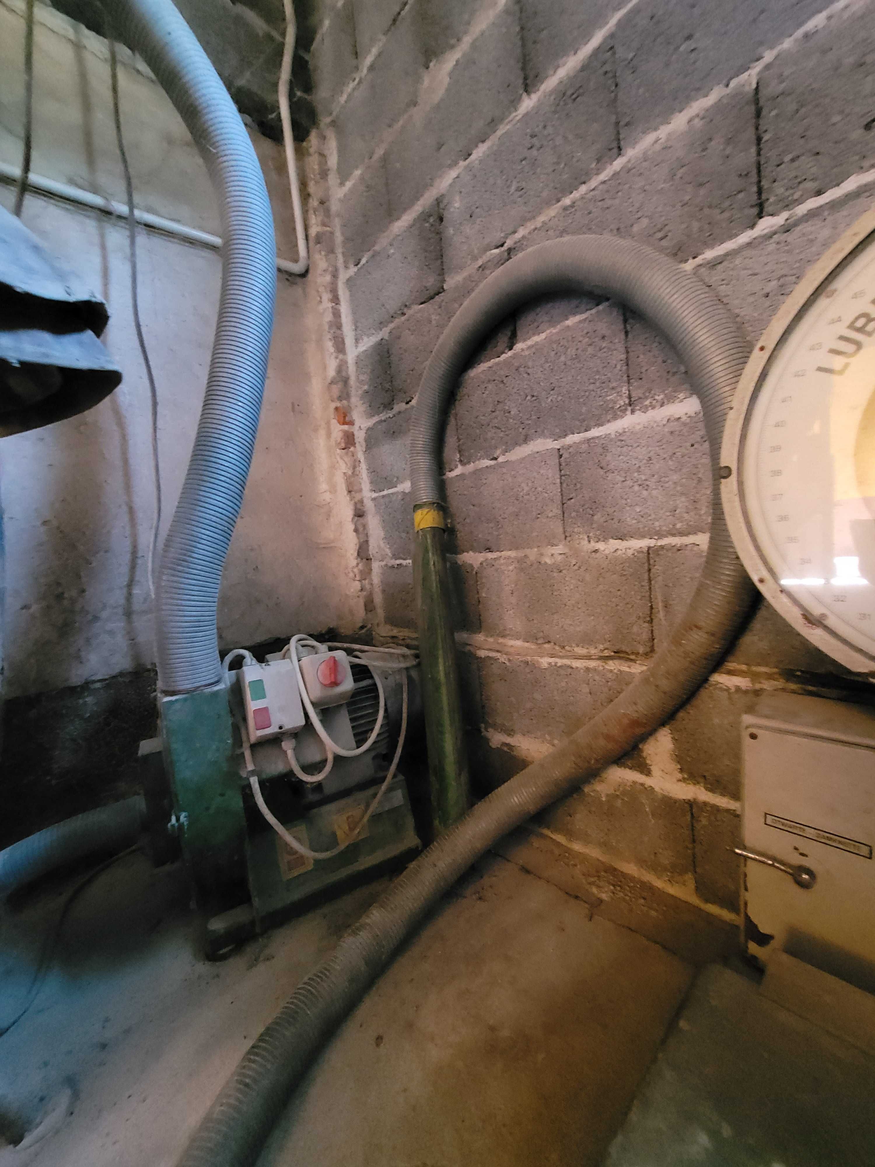 ŚRUTOWNIK, Rozdrabniacz bijakowy ssąco – tłoczący M-Rol H122 11kW