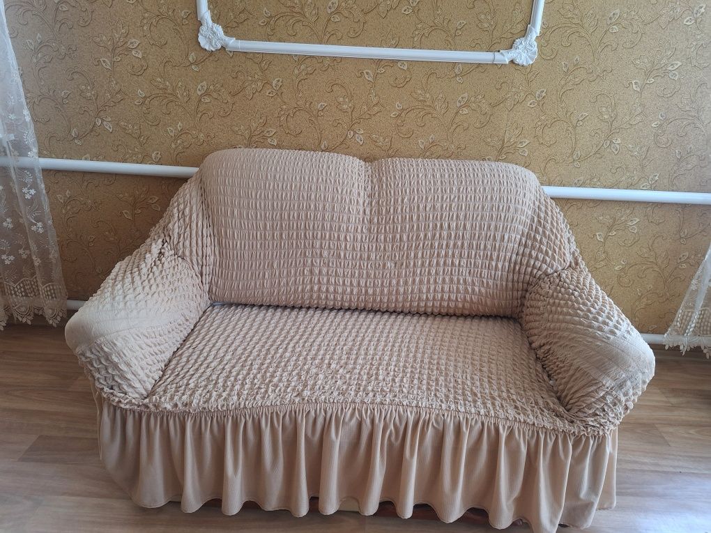 Продам диван "Бостон 2"
Габаріти у складеному стані 165×100×95см.
Габа
