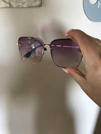 Okulary przeciwsłoneczne niebieskie i fioletowe z muchą