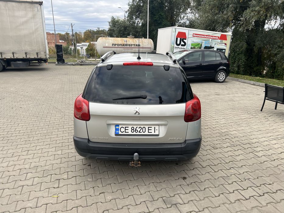 Продам Пежо 207 бензин