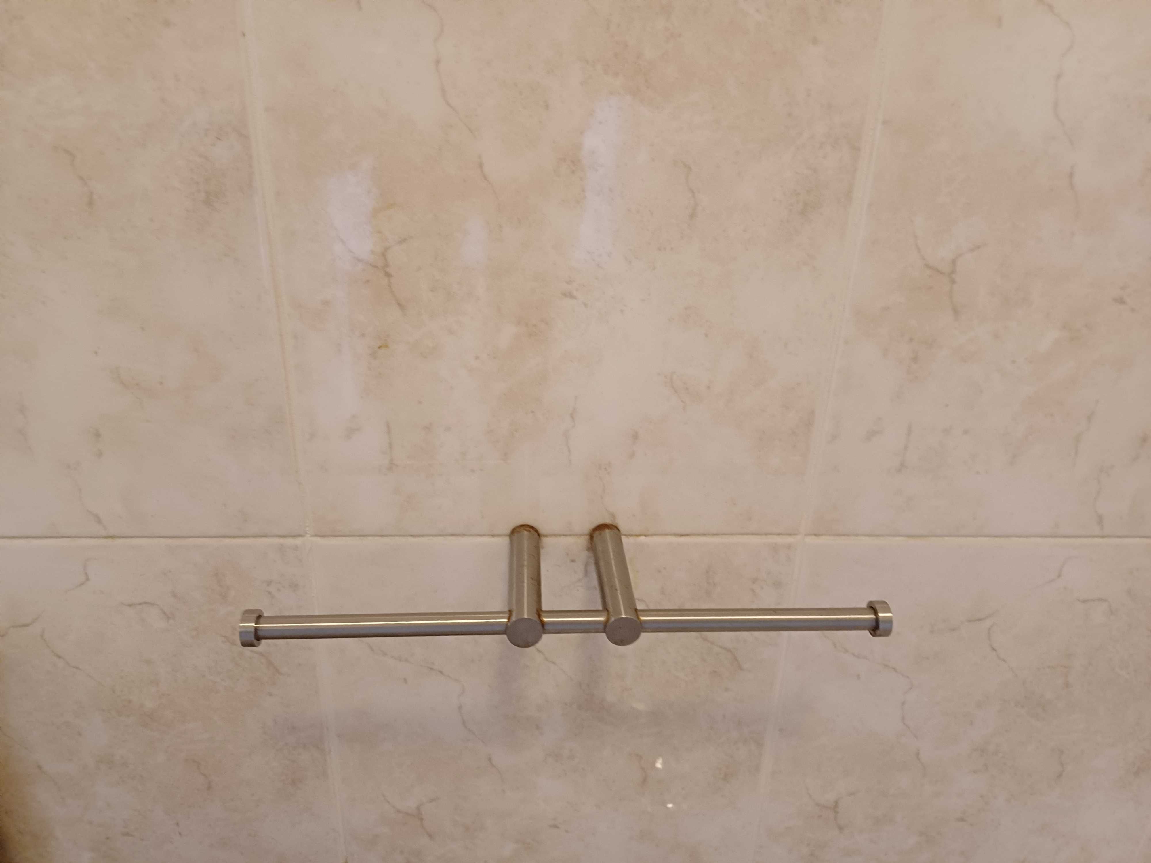 Conjunto de três toalheiros de parede