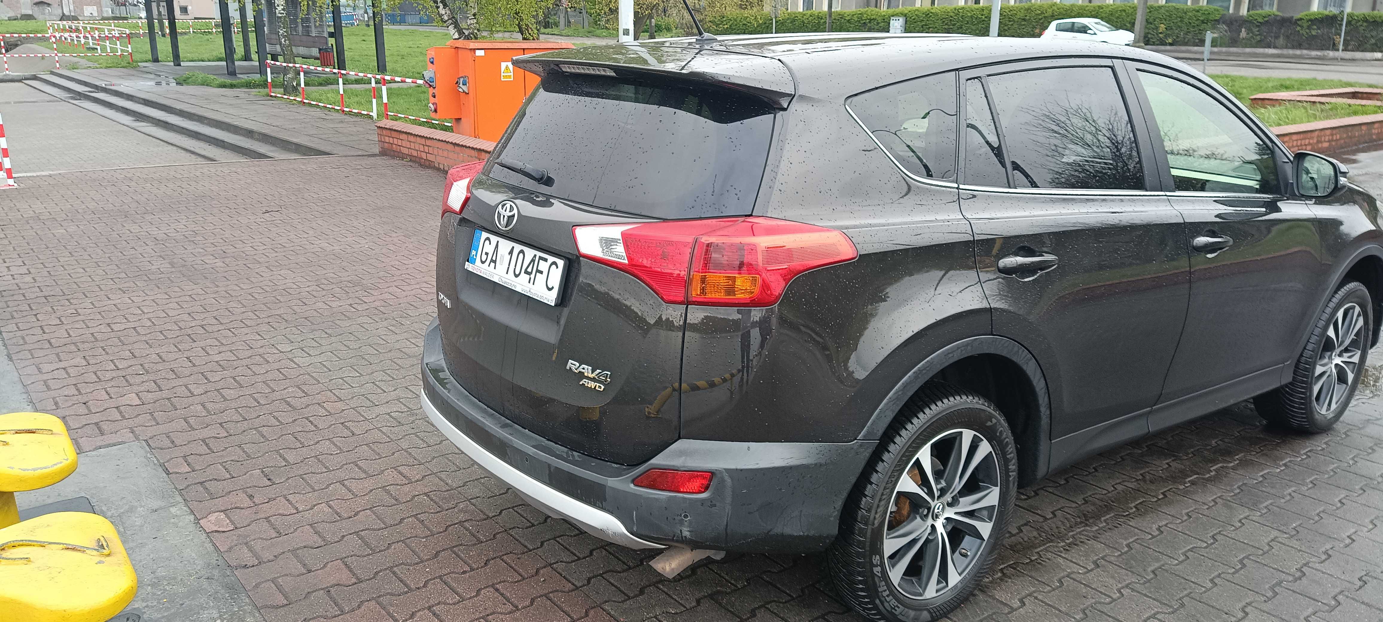 Toyota RAV4 benzyna