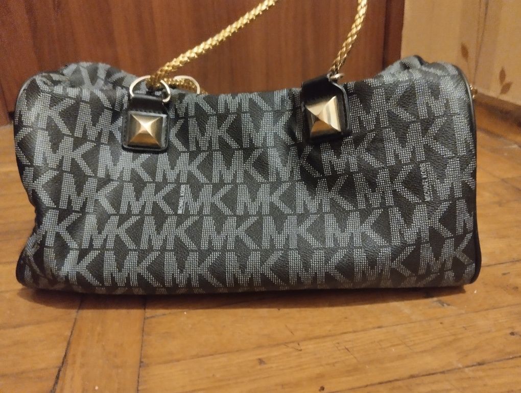 шкіряна сумка michael kors, надписи monogram