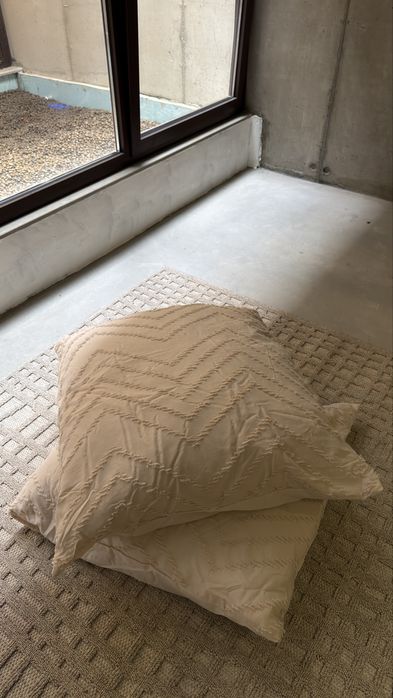 Conjunto: Edredão 135x200 + 2 Enchimentos de Almofada + 2 Almofadas