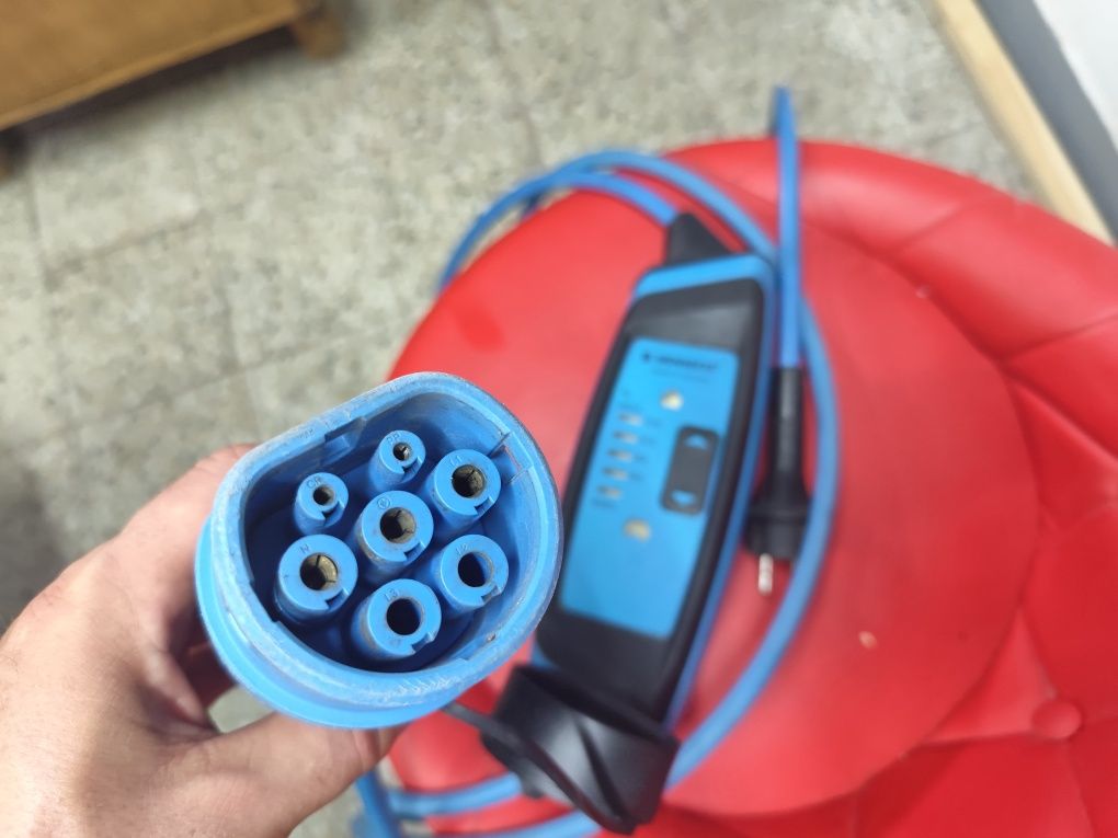 Ładowarka sieciowa samochodowa 13A 230V typ 2 , mode 3,  MENNEKES