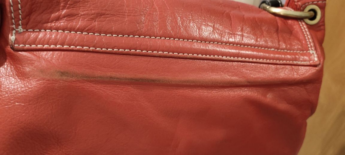 Шкіряна сумка Avorio, червона, вживана.