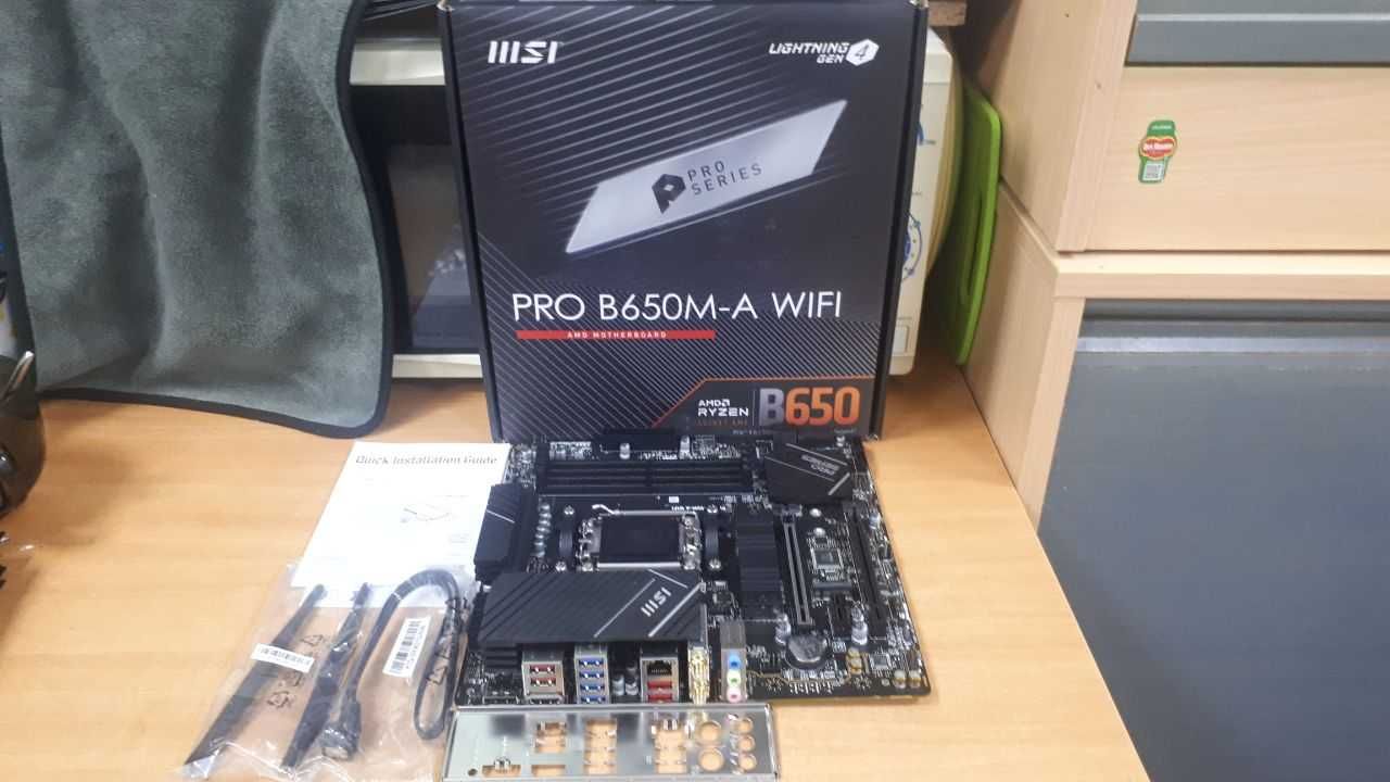 Материнська плата MSI PRO B650M-A WIFI