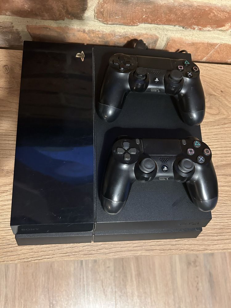 Playstation 4 ( pady + kable + gry )