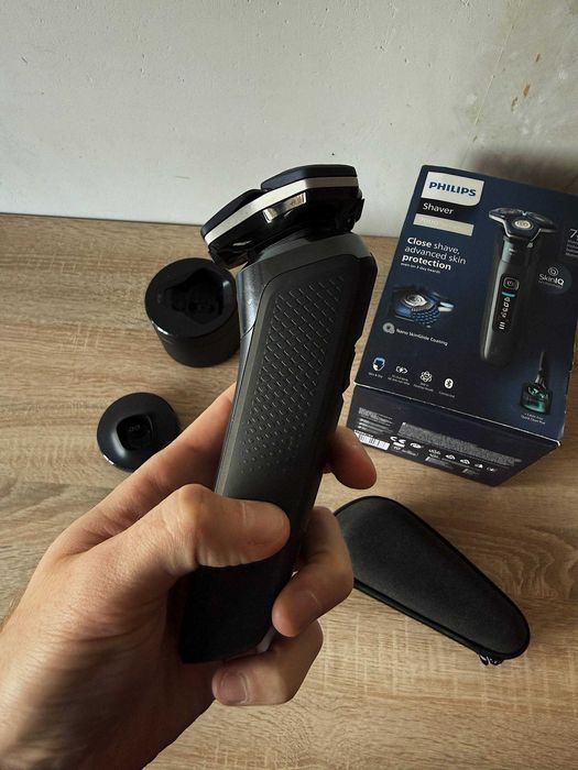 Бритва Philips Series 7000 S7882 ( полный комплект )