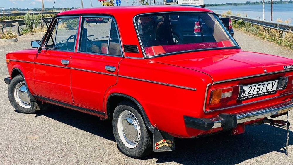 Ваз 2106 один власник, хороший торг біля капоту