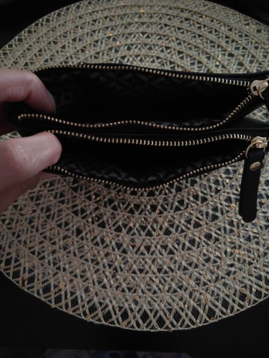 Portfelik na dwóch zamkach