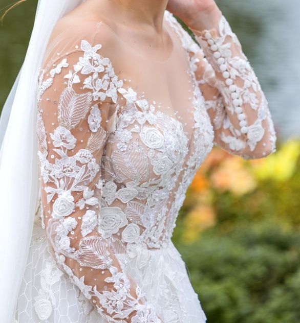 Продам весільну сукню