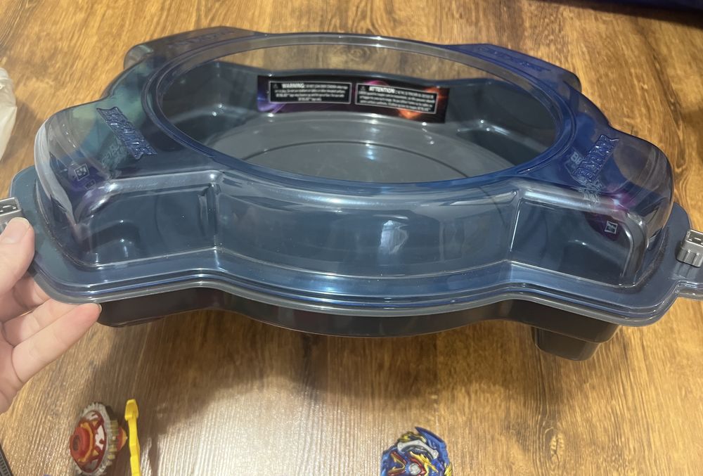 Beyblade бейблейд с ареной