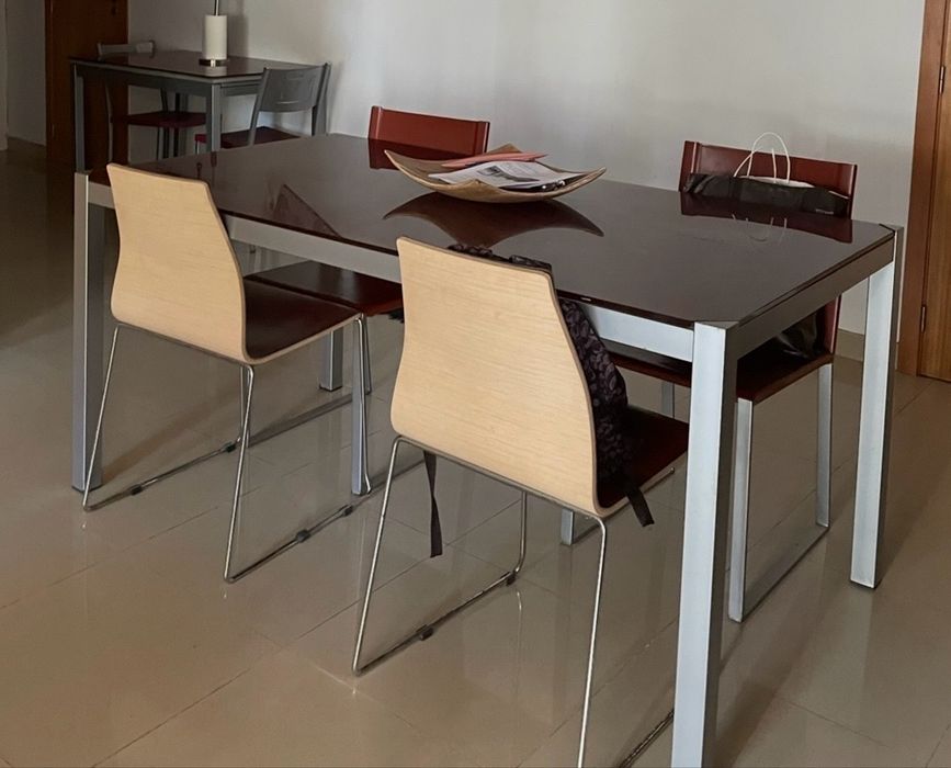 Mesa + 4 cadeiras