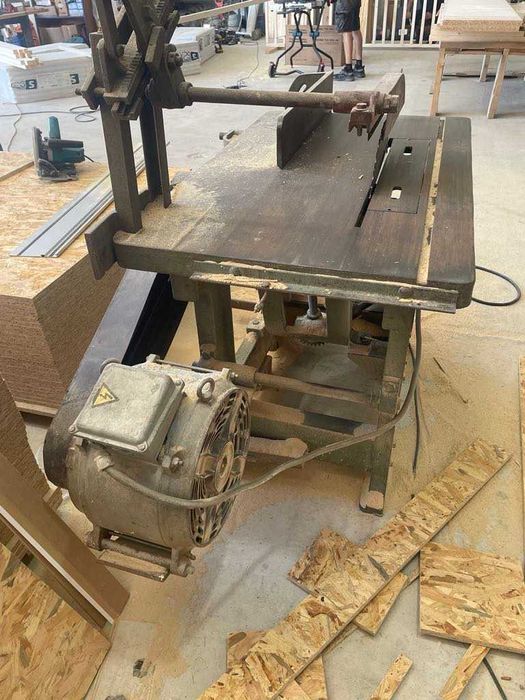 Piła stołowa tarczowa krajzega cyrkularka 7 kw