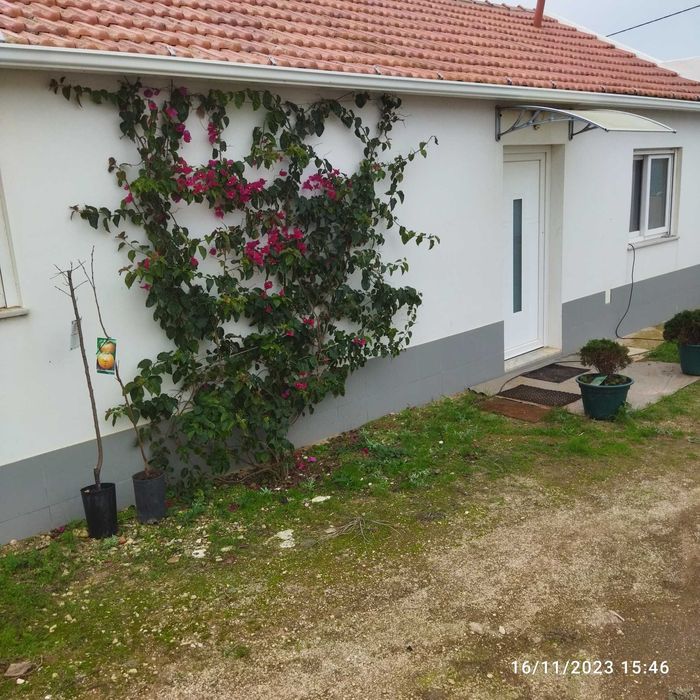 Casa geminada T2 R/C Equipada - Ribamar