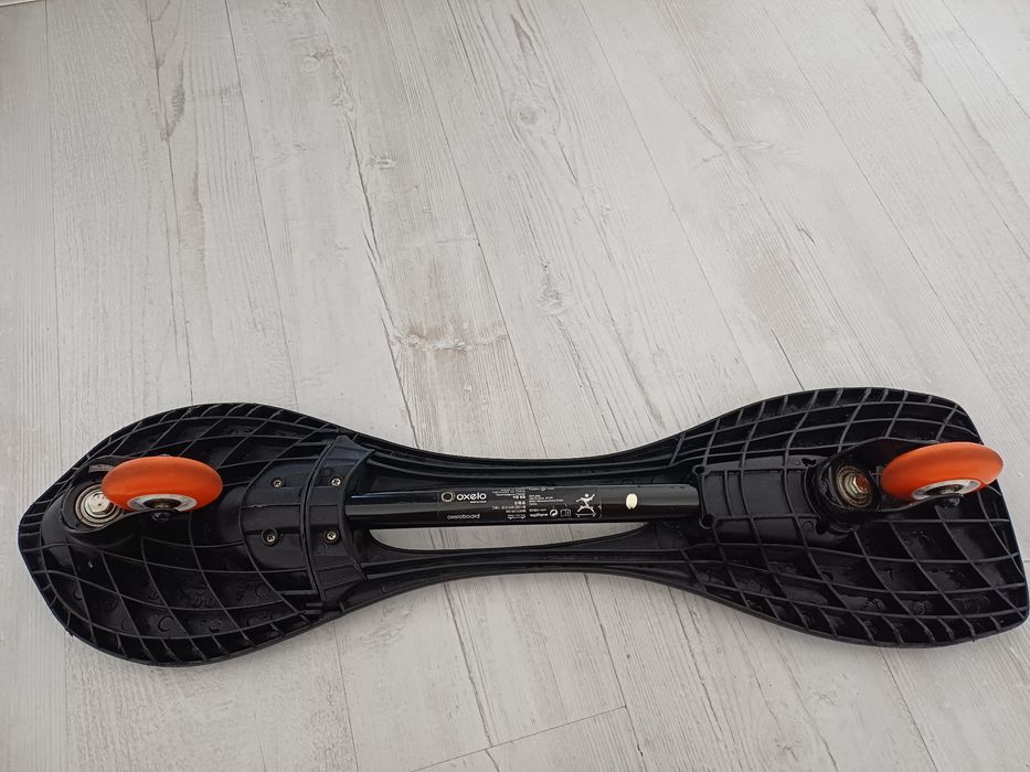 Deskorolka typu waveboard marki oxelo