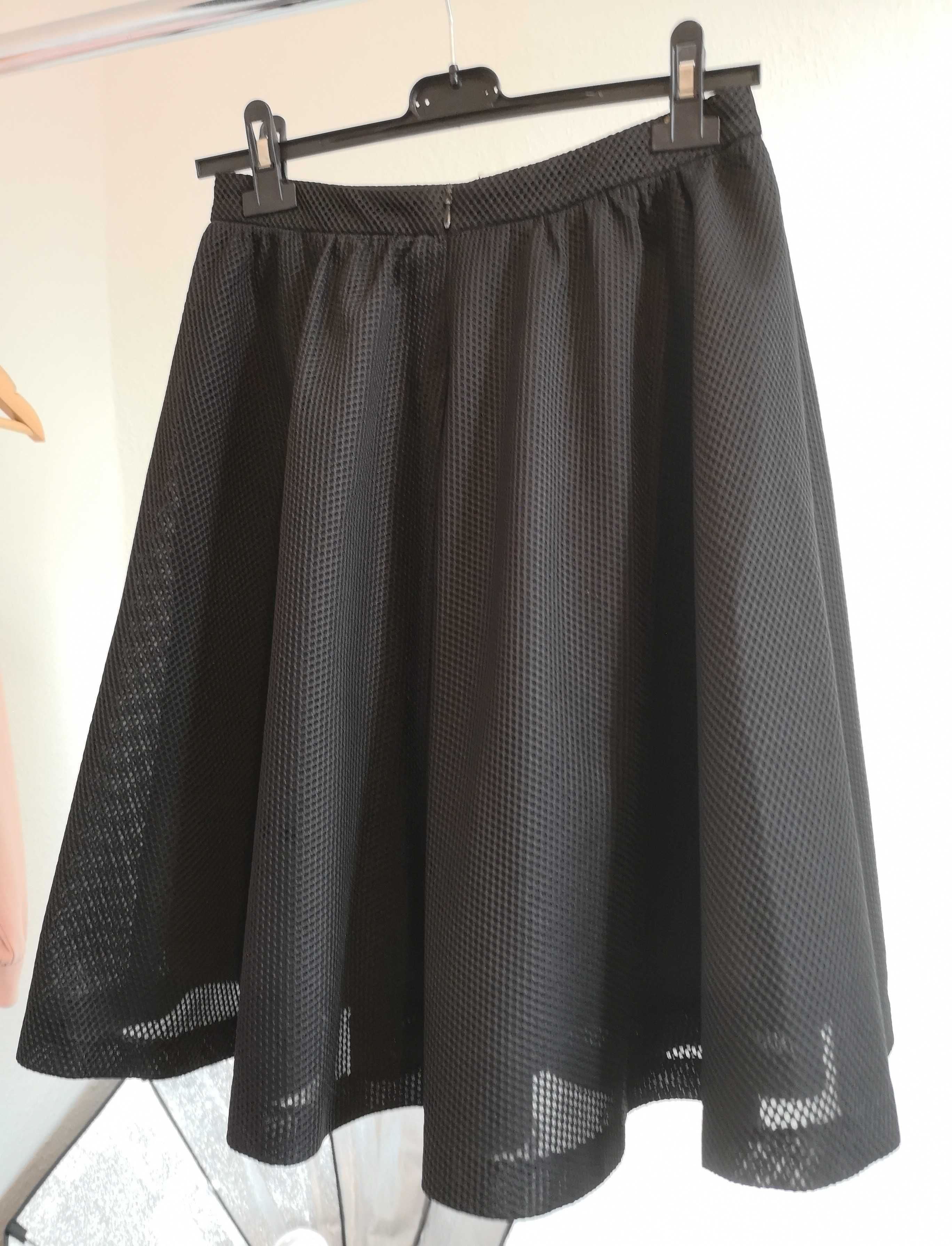 Elegancka czarna spódnica RESERVED, rozmiar 36, siateczkowy materiał