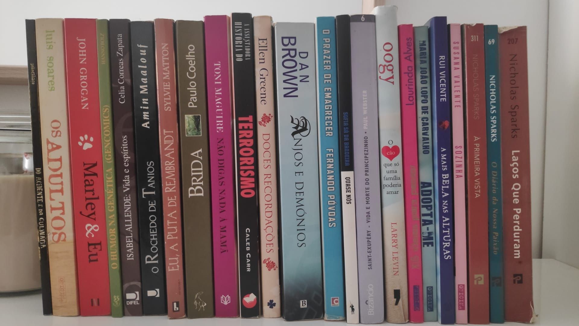 Livros de géneros variados