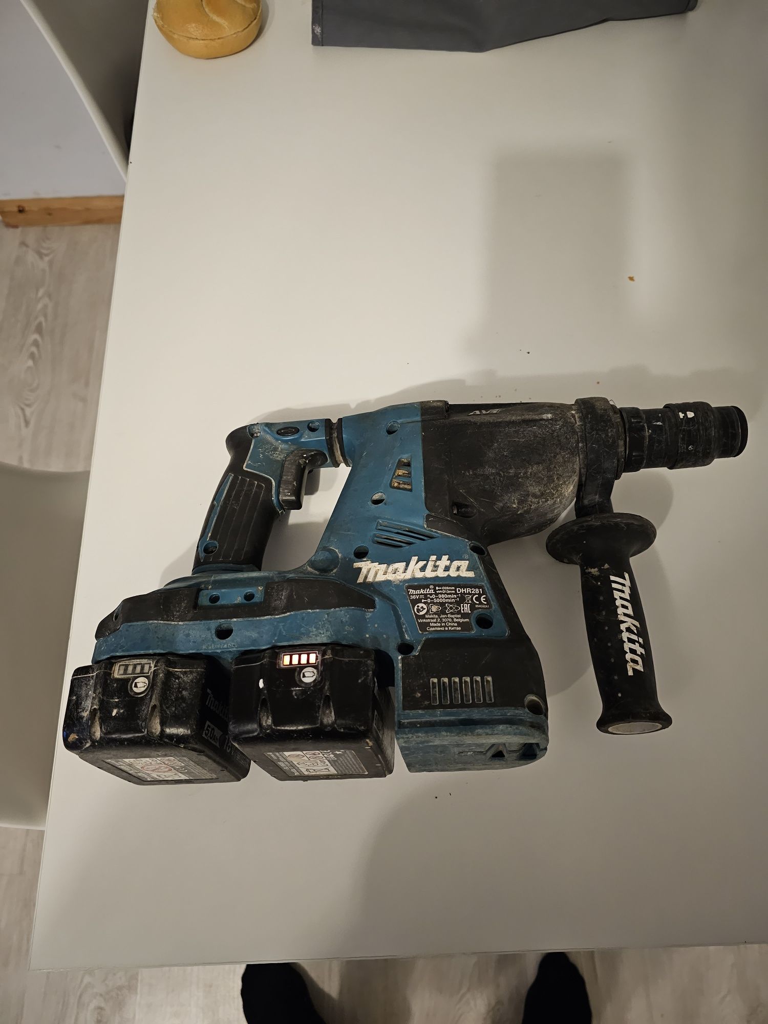 Makita 2x18v DHR281