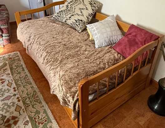 Cama estúdio em madeira