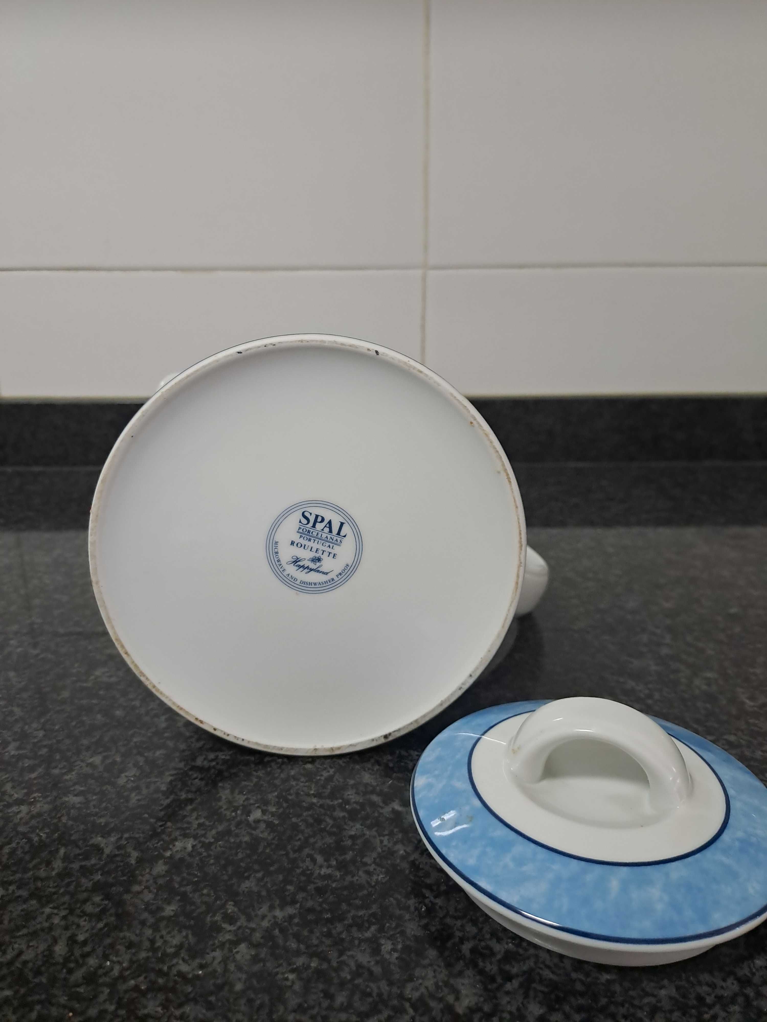 Cafeteira em louça de porcelana SPAL