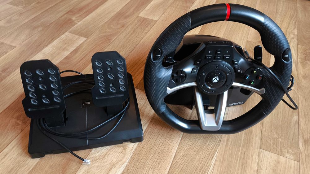 Kierownica HORI XBO-012U + pedały (Xbox One/Series X/S/PC)