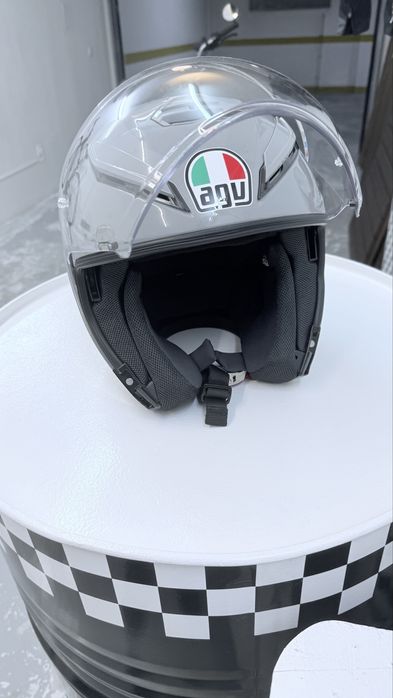 Capacete AGV Jet com Viseira Dupla