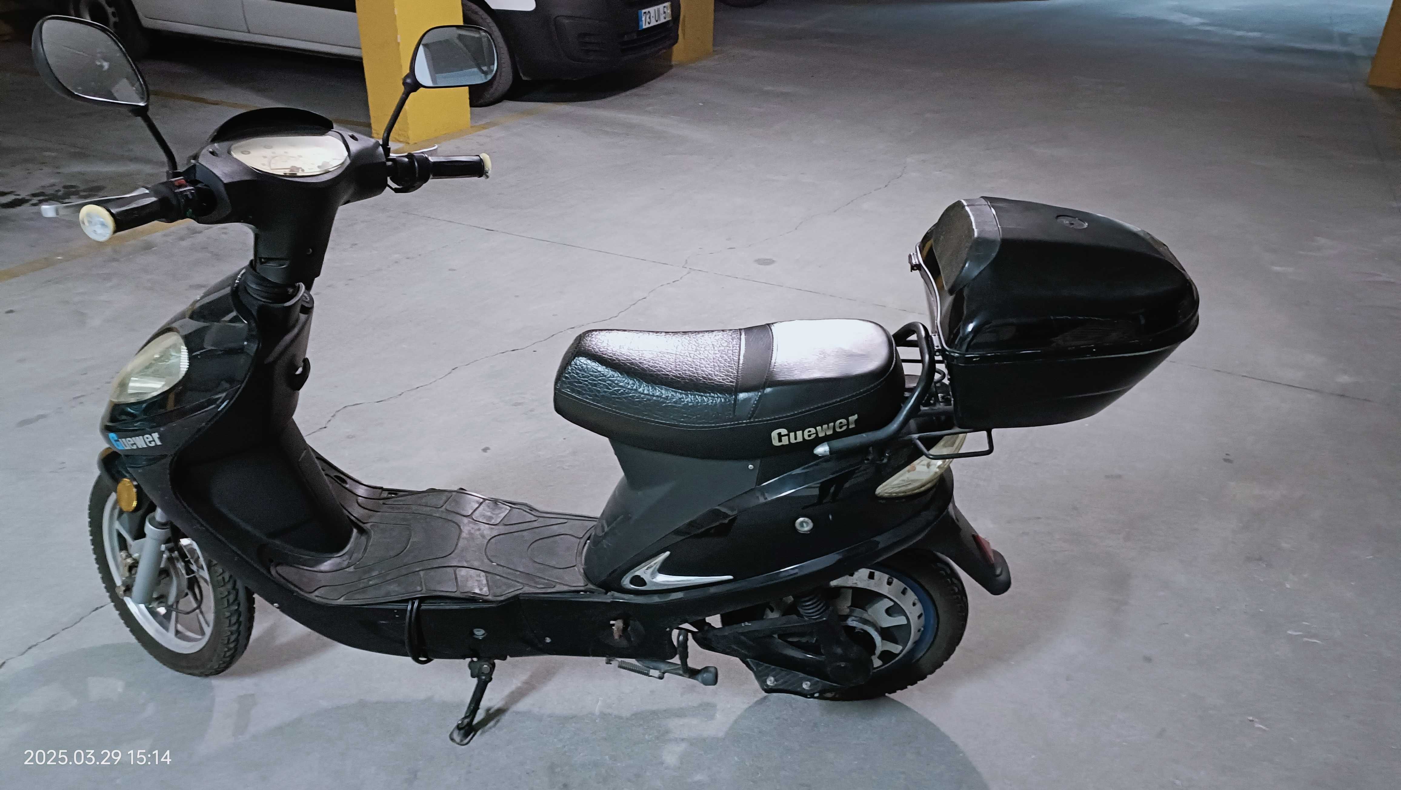 Scooter Guewer elétrica